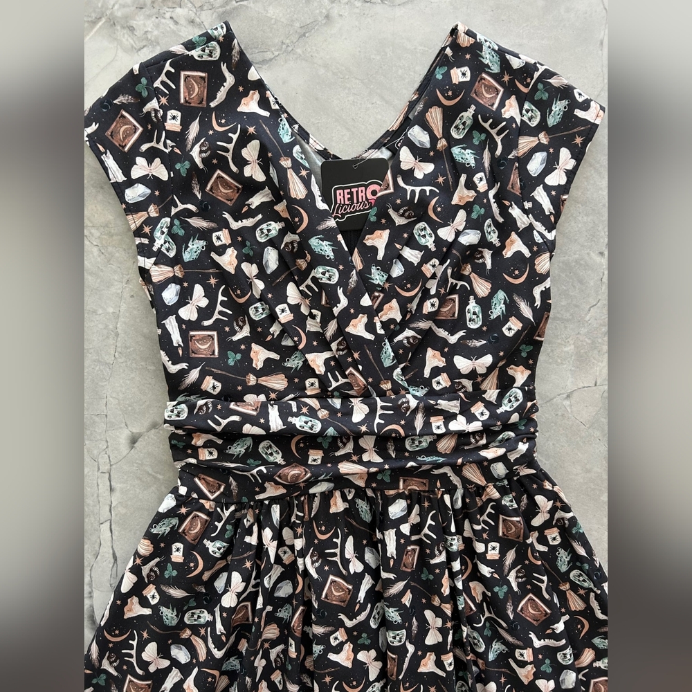 NWT Retrolicious Dark Academia Dress Size 4X - Picture 2 of 5